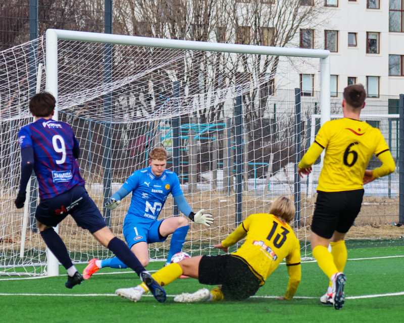 Myndaveisla 1: ÍA vann Leikni í Breiðholti