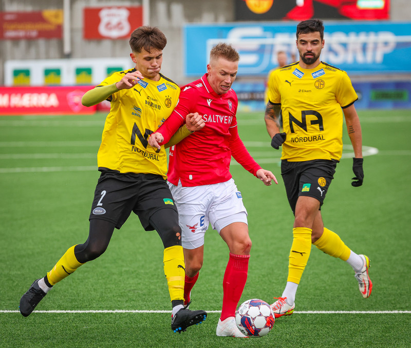 Myndaveisla: ÍA vann fyrsta leik Gylfa með Val