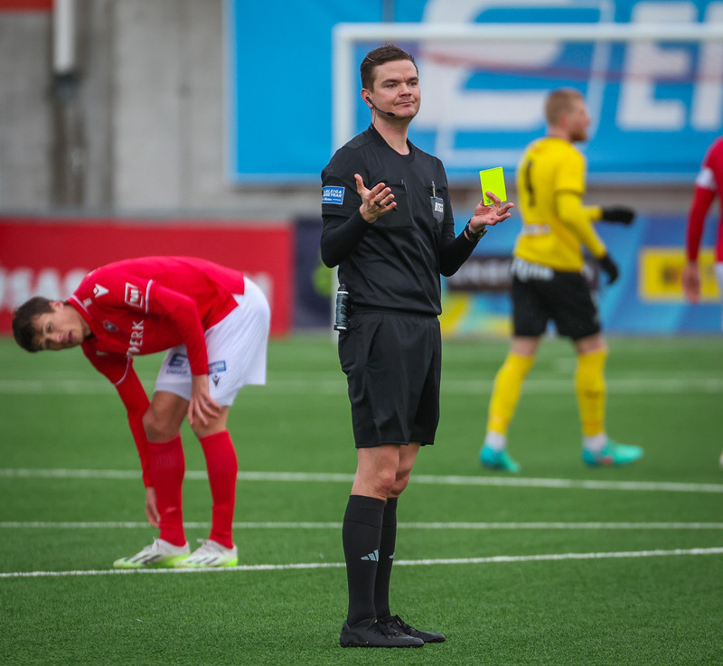 Myndaveisla: ÍA vann fyrsta leik Gylfa með Val