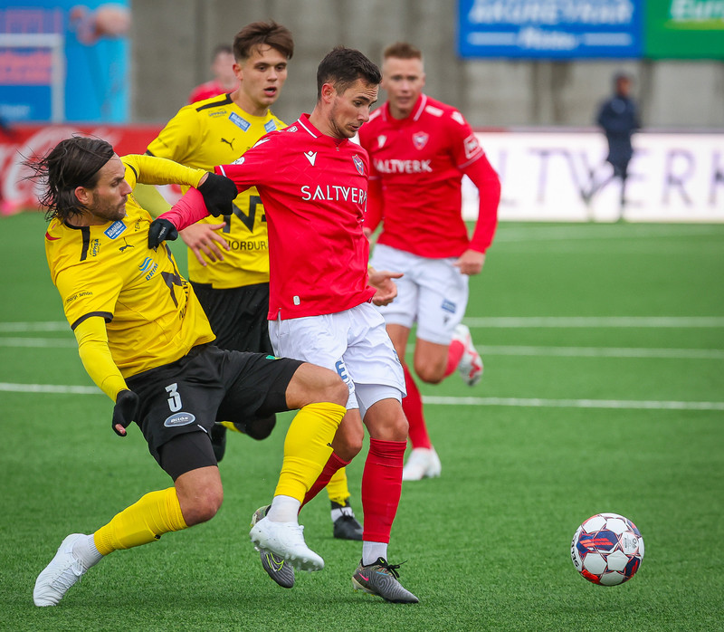 Myndaveisla: ÍA vann fyrsta leik Gylfa með Val