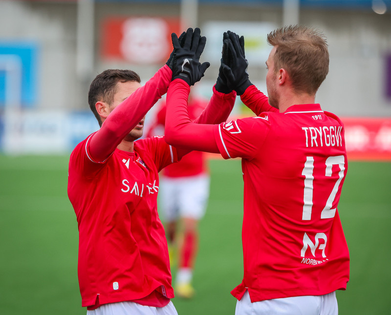 Myndaveisla: ÍA vann fyrsta leik Gylfa með Val