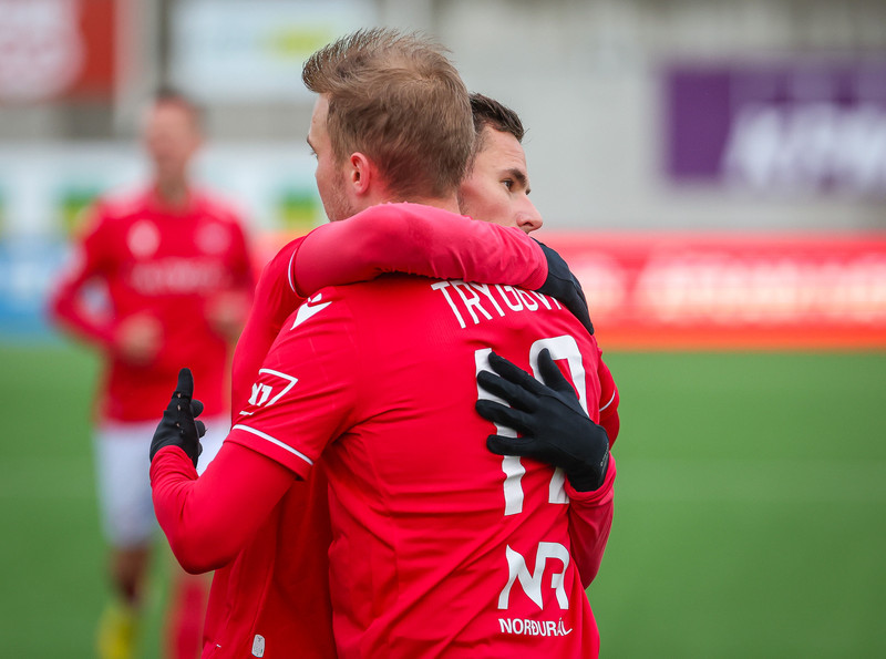 Myndaveisla: ÍA vann fyrsta leik Gylfa með Val