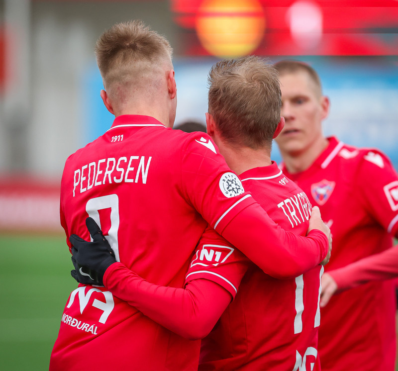 Myndaveisla: ÍA vann fyrsta leik Gylfa með Val