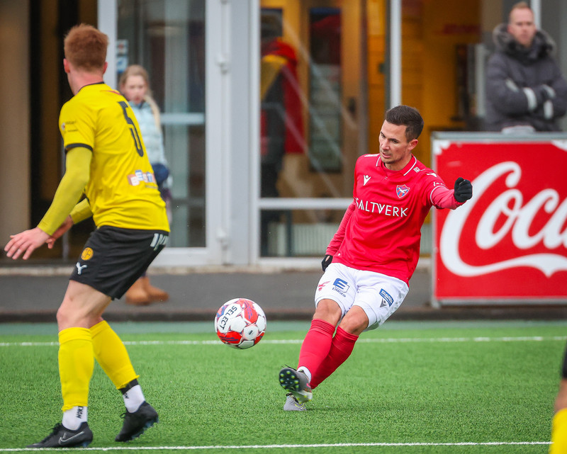 Myndaveisla: ÍA vann fyrsta leik Gylfa með Val