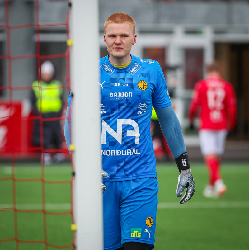 Myndaveisla: ÍA vann fyrsta leik Gylfa með Val