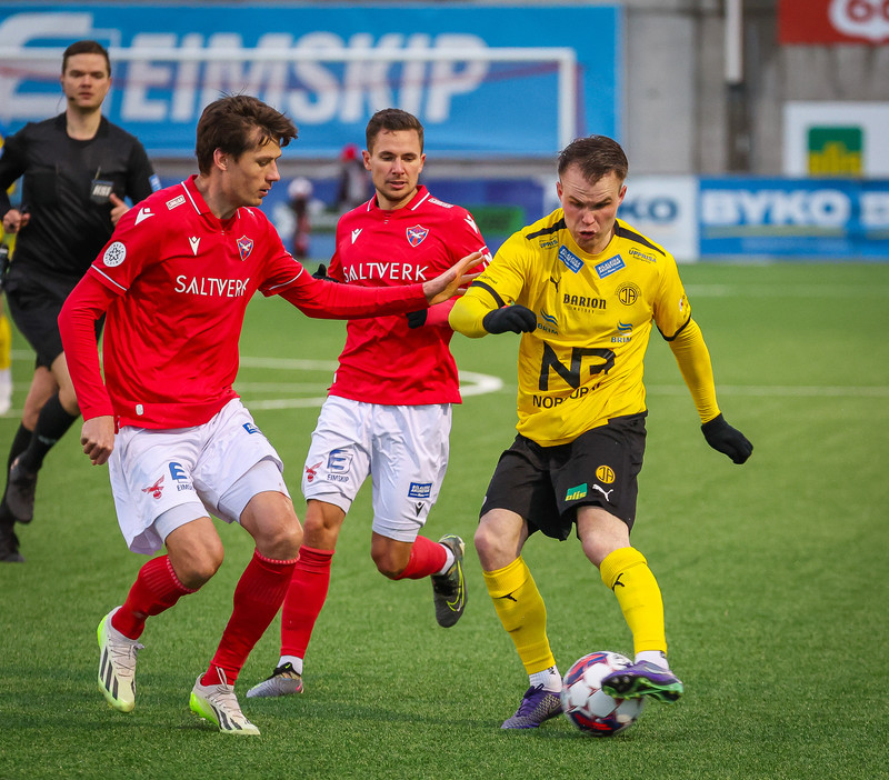 Myndaveisla: ÍA vann fyrsta leik Gylfa með Val