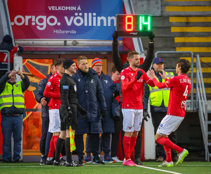 Myndaveisla: ÍA vann fyrsta leik Gylfa með Val