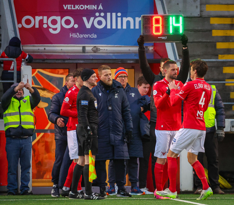 Myndaveisla: ÍA vann fyrsta leik Gylfa með Val