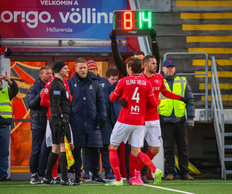 Myndaveisla: ÍA vann fyrsta leik Gylfa með Val