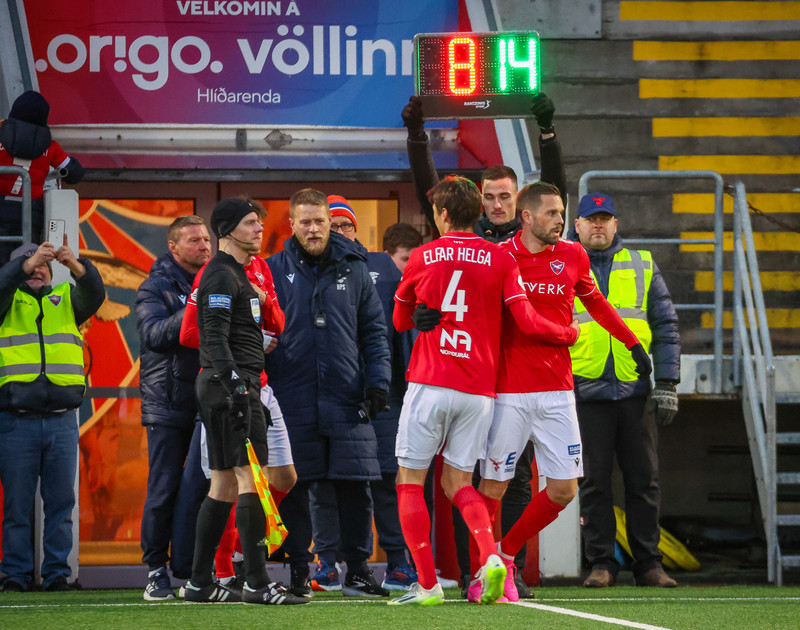 Myndaveisla: ÍA vann fyrsta leik Gylfa með Val