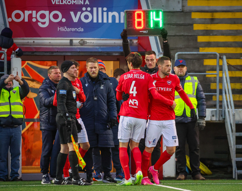 Myndaveisla: ÍA vann fyrsta leik Gylfa með Val