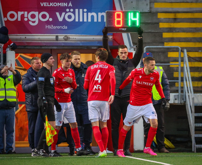 Myndaveisla: ÍA vann fyrsta leik Gylfa með Val