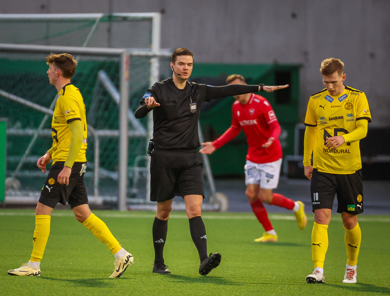 Myndaveisla: ÍA vann fyrsta leik Gylfa með Val