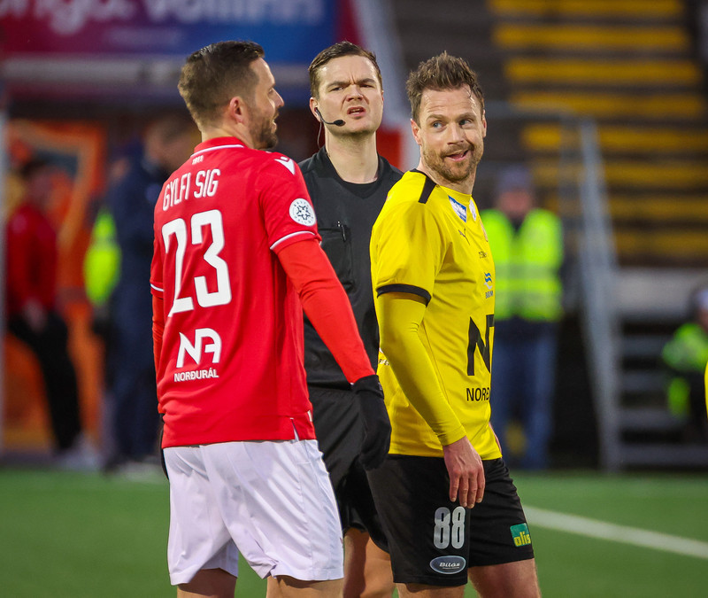 Myndaveisla: ÍA vann fyrsta leik Gylfa með Val