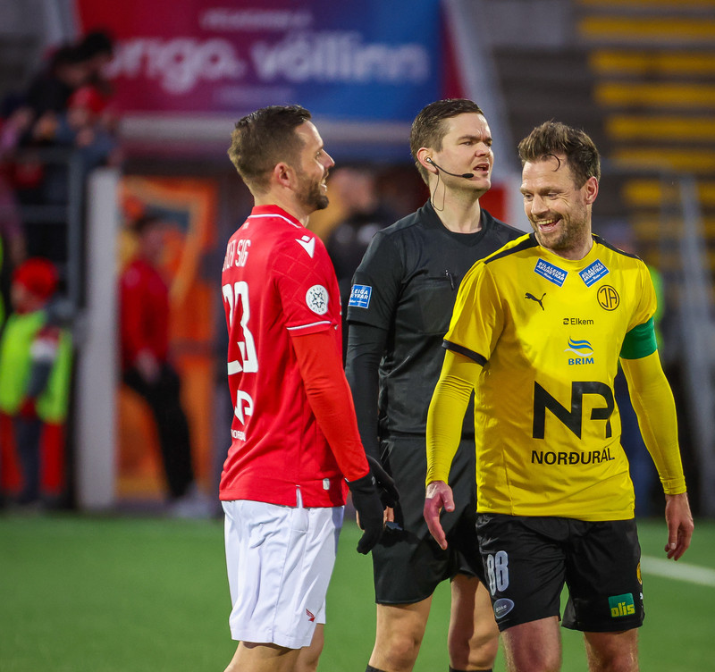 Myndaveisla: ÍA vann fyrsta leik Gylfa með Val