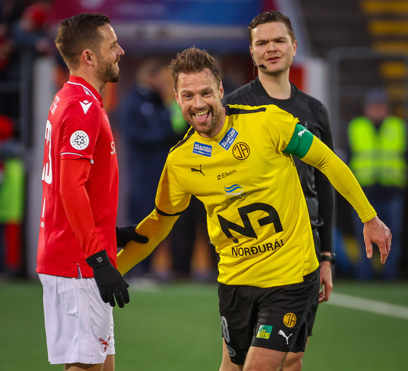 Myndaveisla: ÍA vann fyrsta leik Gylfa með Val