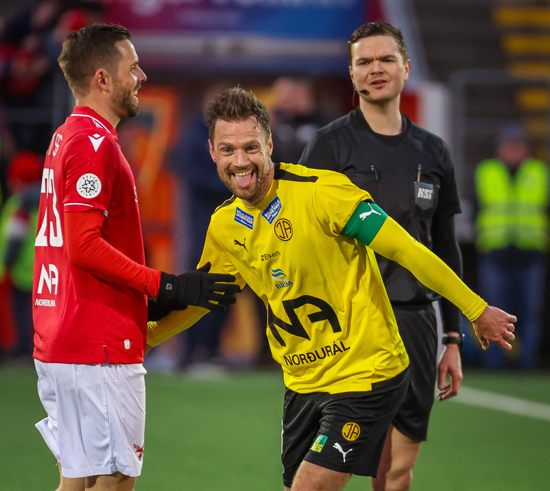 Myndaveisla: ÍA vann fyrsta leik Gylfa með Val