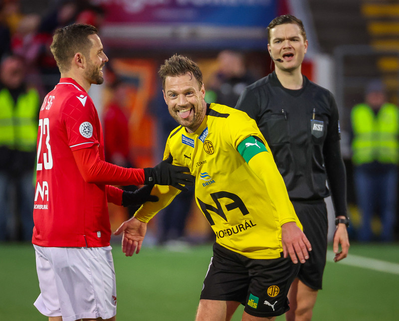 Myndaveisla: ÍA vann fyrsta leik Gylfa með Val