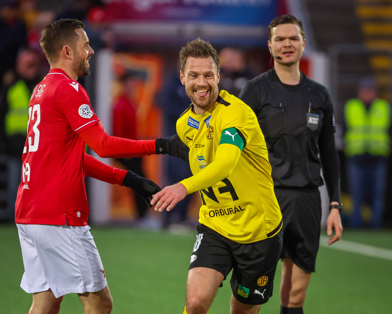 Myndaveisla: ÍA vann fyrsta leik Gylfa með Val