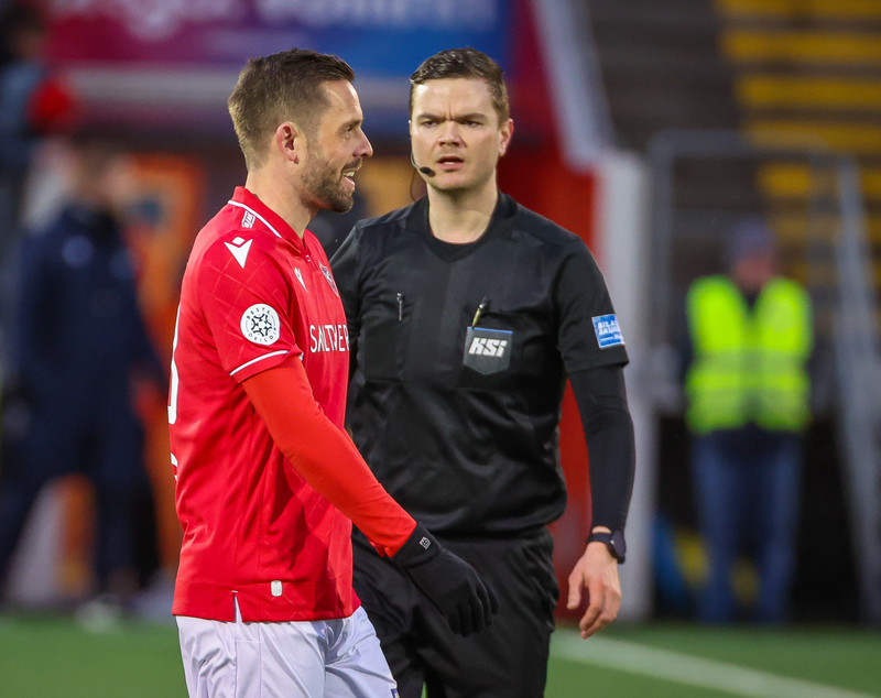 Myndaveisla: ÍA vann fyrsta leik Gylfa með Val