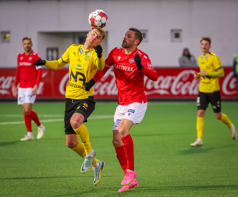 Myndaveisla: ÍA vann fyrsta leik Gylfa með Val