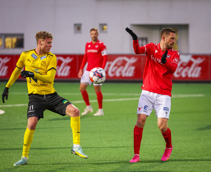 Myndaveisla: ÍA vann fyrsta leik Gylfa með Val