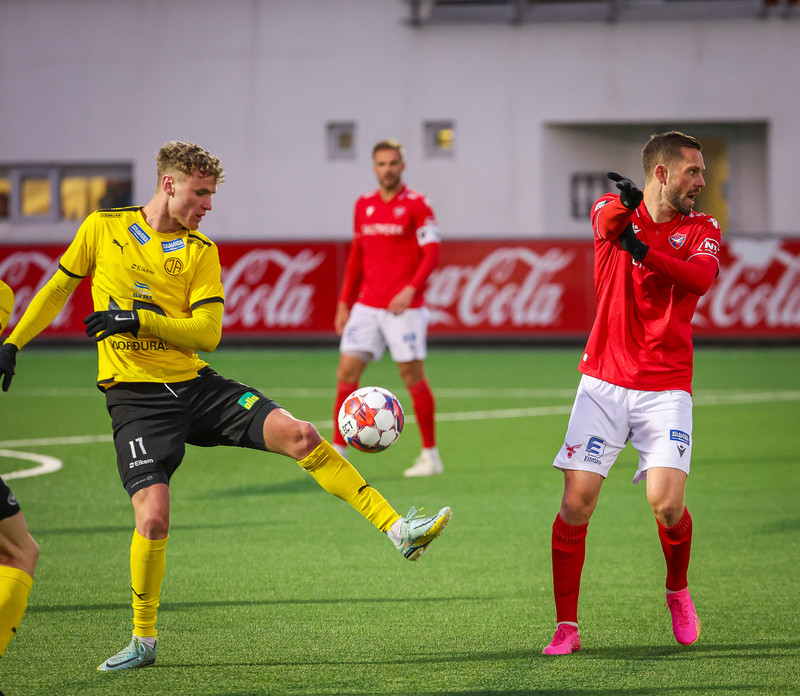 Myndaveisla: ÍA vann fyrsta leik Gylfa með Val