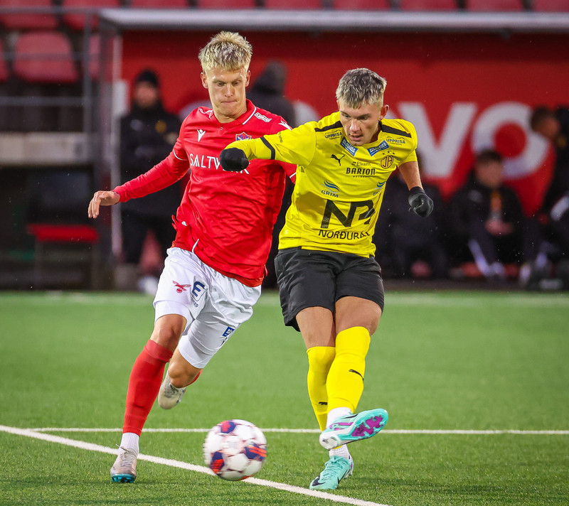Myndaveisla: ÍA vann fyrsta leik Gylfa með Val