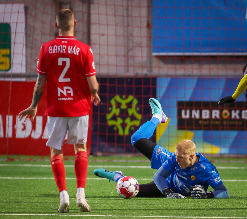 Myndaveisla: ÍA vann fyrsta leik Gylfa með Val