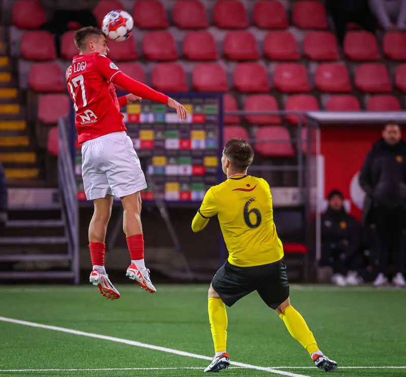 Myndaveisla: ÍA vann fyrsta leik Gylfa með Val