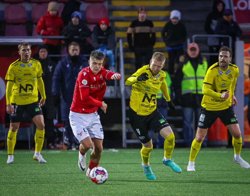 Myndaveisla: ÍA vann fyrsta leik Gylfa með Val