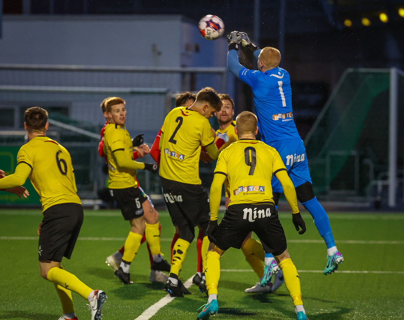Myndaveisla: ÍA vann fyrsta leik Gylfa með Val