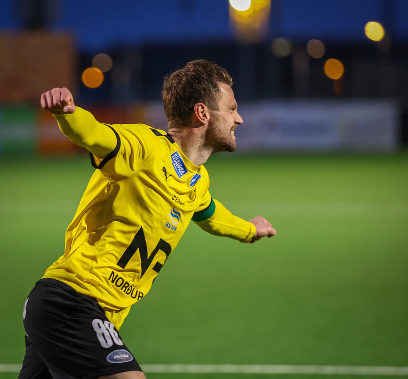 Myndaveisla: ÍA vann fyrsta leik Gylfa með Val