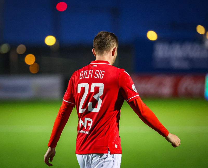 Myndaveisla: ÍA vann fyrsta leik Gylfa með Val