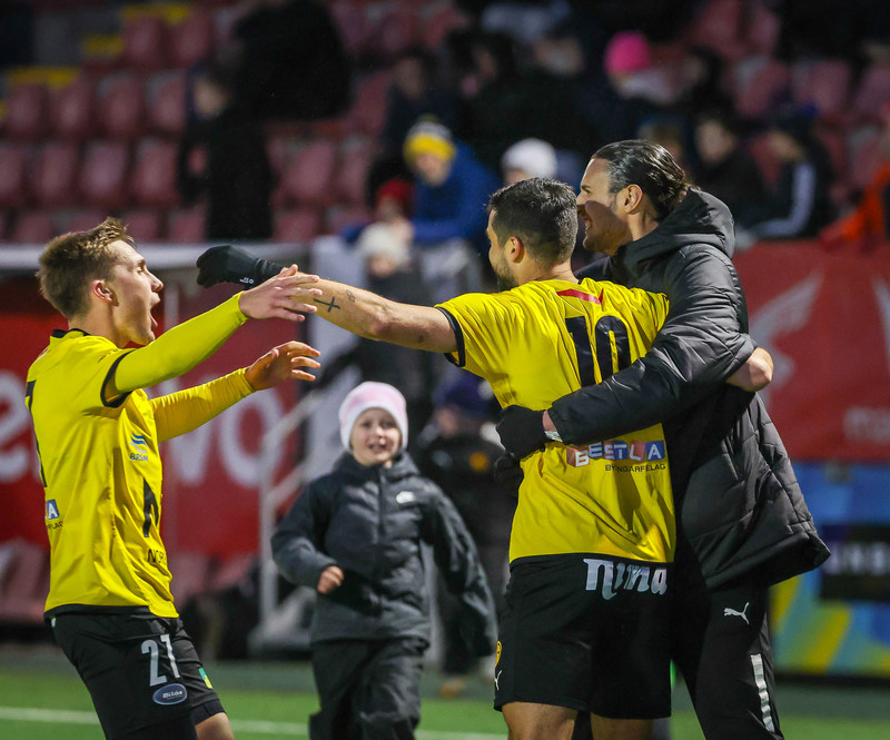 Myndaveisla: ÍA vann fyrsta leik Gylfa með Val