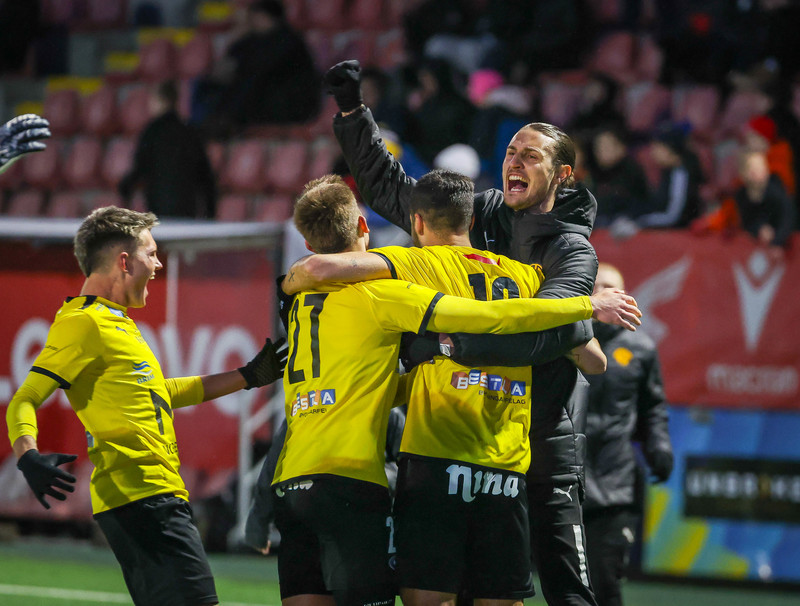 Myndaveisla: ÍA vann fyrsta leik Gylfa með Val