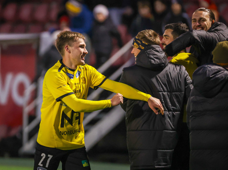 Myndaveisla: ÍA vann fyrsta leik Gylfa með Val
