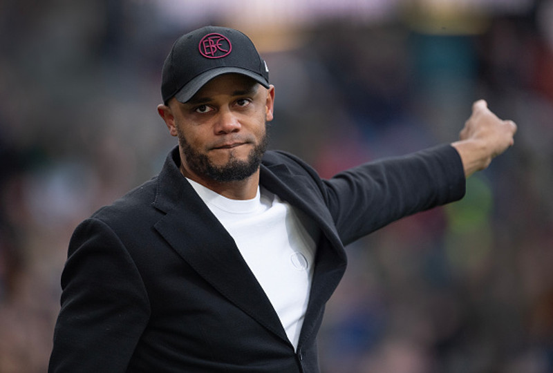 Kompany lætur af störfum hjá Burnley.