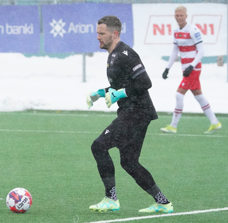 Arnar Freyr Ólafsson átti nokkrar góðar vörslur í marki HK