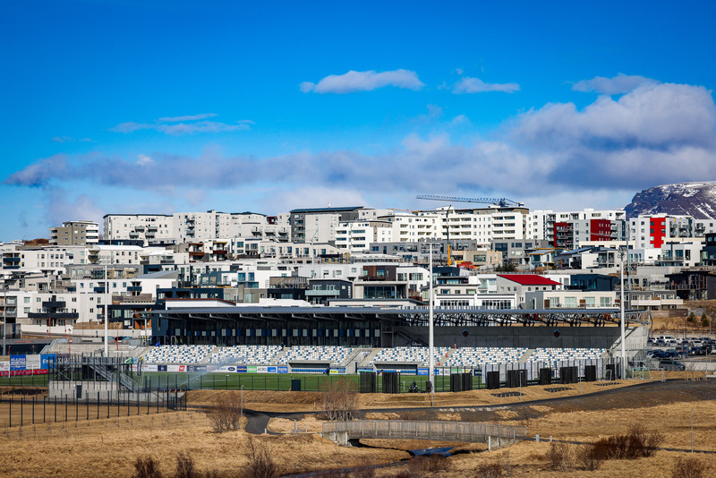 Til greina kom að spila á Framvelli í Úlfarsárdal en það þótti ekki henta eftir skoðun.
