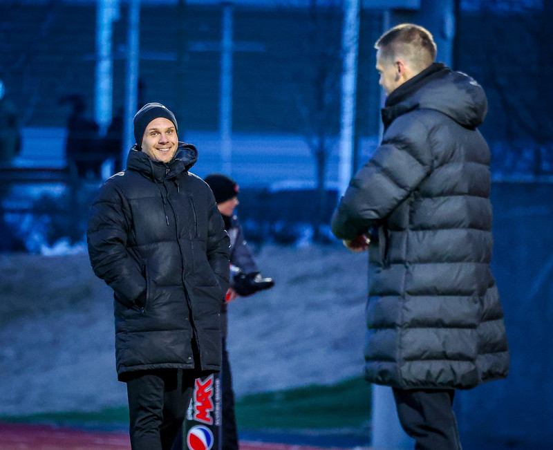 Blikar eru á gríðarlegu skriði þessa dagana.
