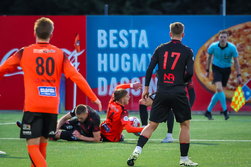 Lék sinn fyrsta leik í efstu deild og vildi víti - „Fann fyrir snertingu og lét mig detta"