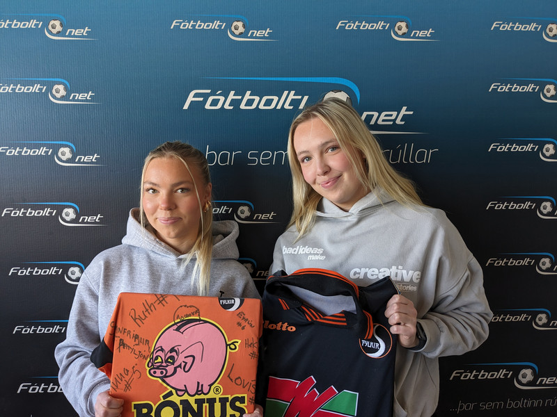 Systurnar Sara Dögg og Eva Rut.