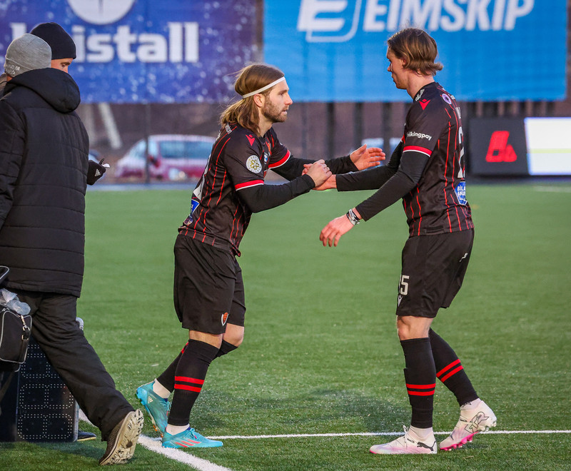 Óskar Örn kemur inná í fyrsta leik sínum í Bestu-deildinni með Víkingi.