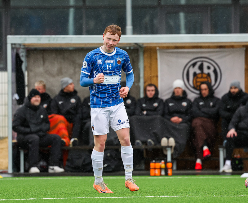 Ég hugsaði eftir á að það hefði verið dálítið vandræðalegt ef ég hefði byrjað að fagna en svo ekki skorað, en þetta fór inn