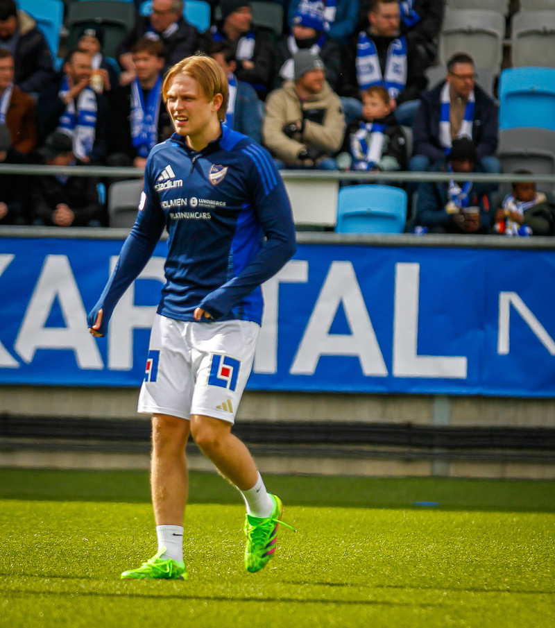Ísak er leikmaður Norrköping í Svíþjóð.
