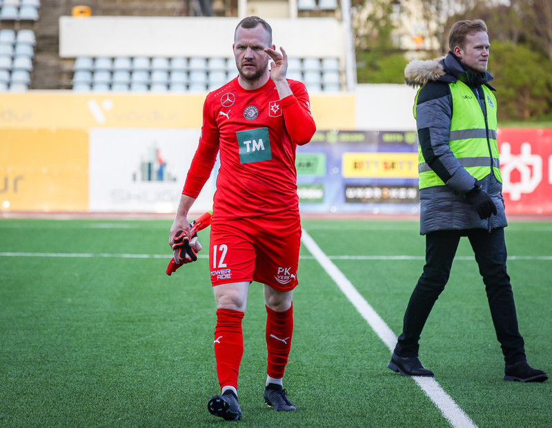 Árni Snær kvartaði undan boltastrákunum og tók sinn eigin aukabolta