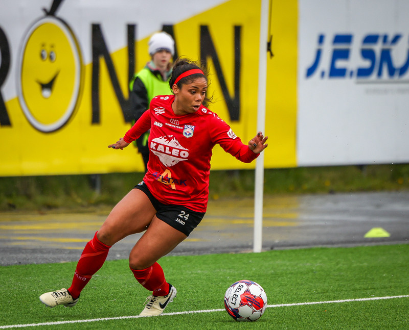 Ariela Lewis.