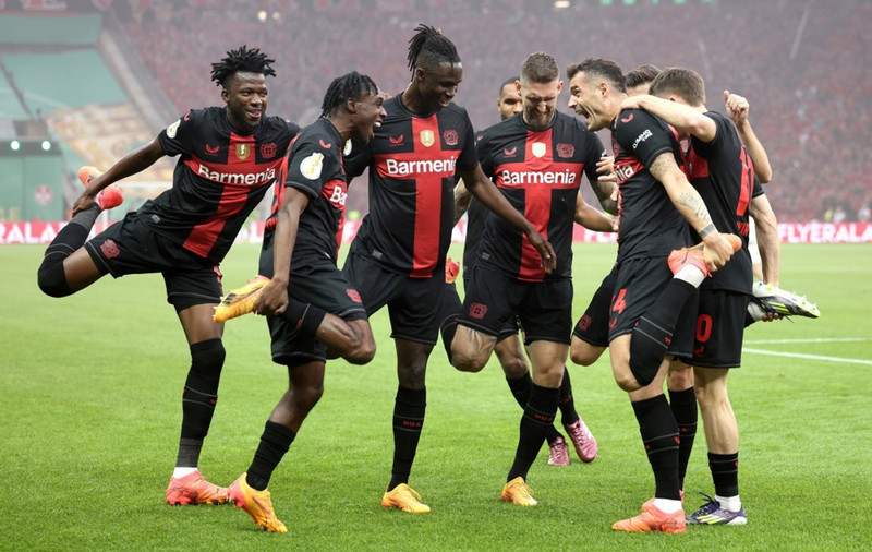 Þýskaland: Glæsilegt mark Xhaka tryggði Leverkusen bikarmeistaratitilinn