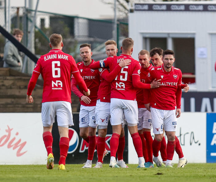 Valur er komið í undanúrslit